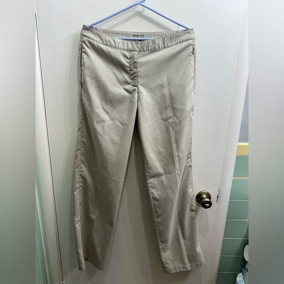 Maggie Lane Pants - Maggie Lane Women's Flat Front
Tech Golf Pants Active Athletic
Beige Size 8